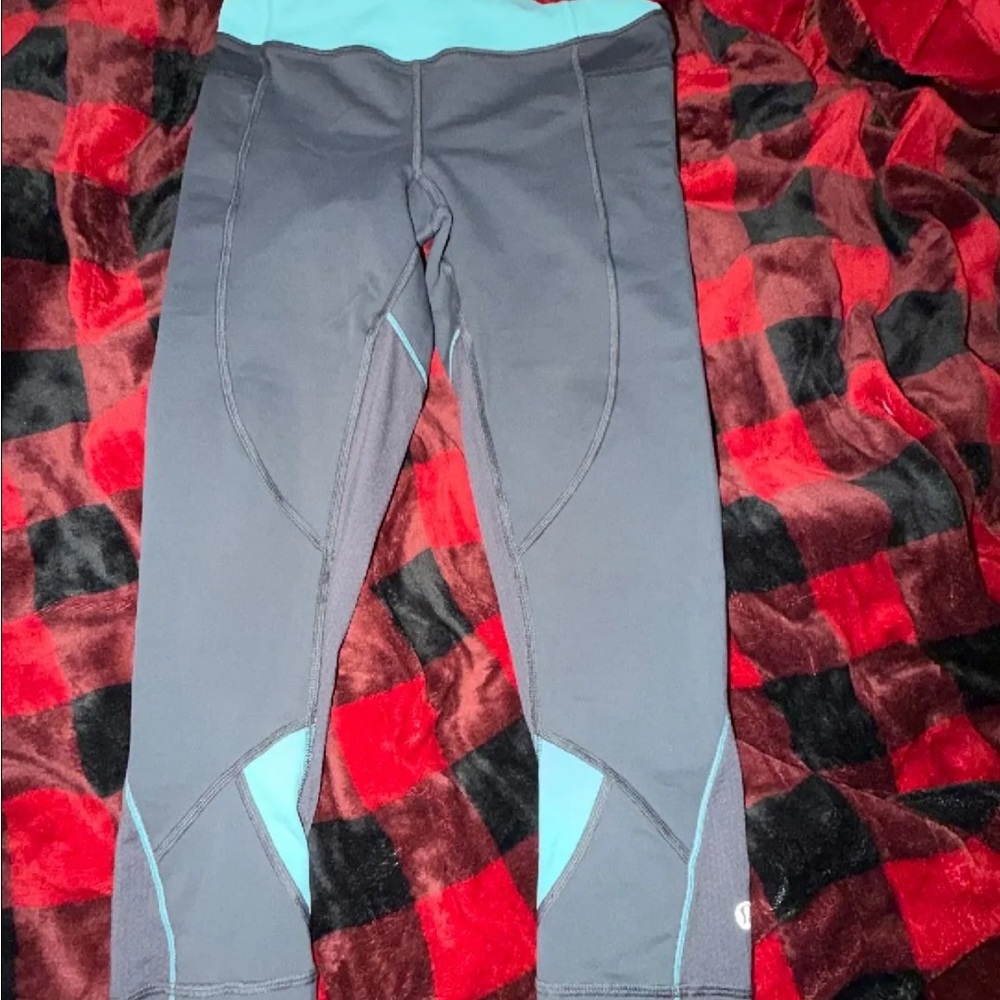 Lululemon Gray and Blue cropped Leggings size 6